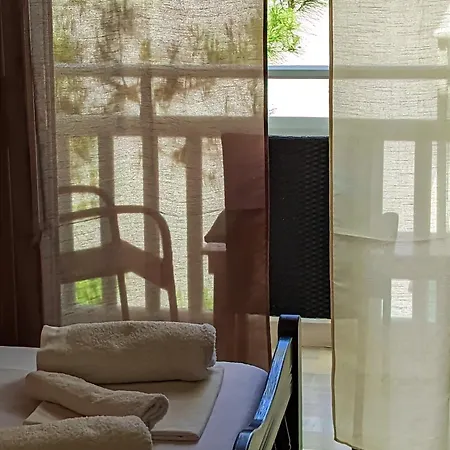 Ξενοδοχείο με διαμερίσματα Galini & Λαγανάς